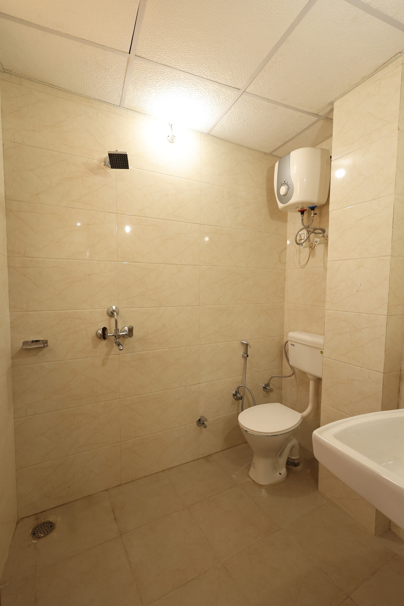 Attached bathroom at Tri-Homes F-31