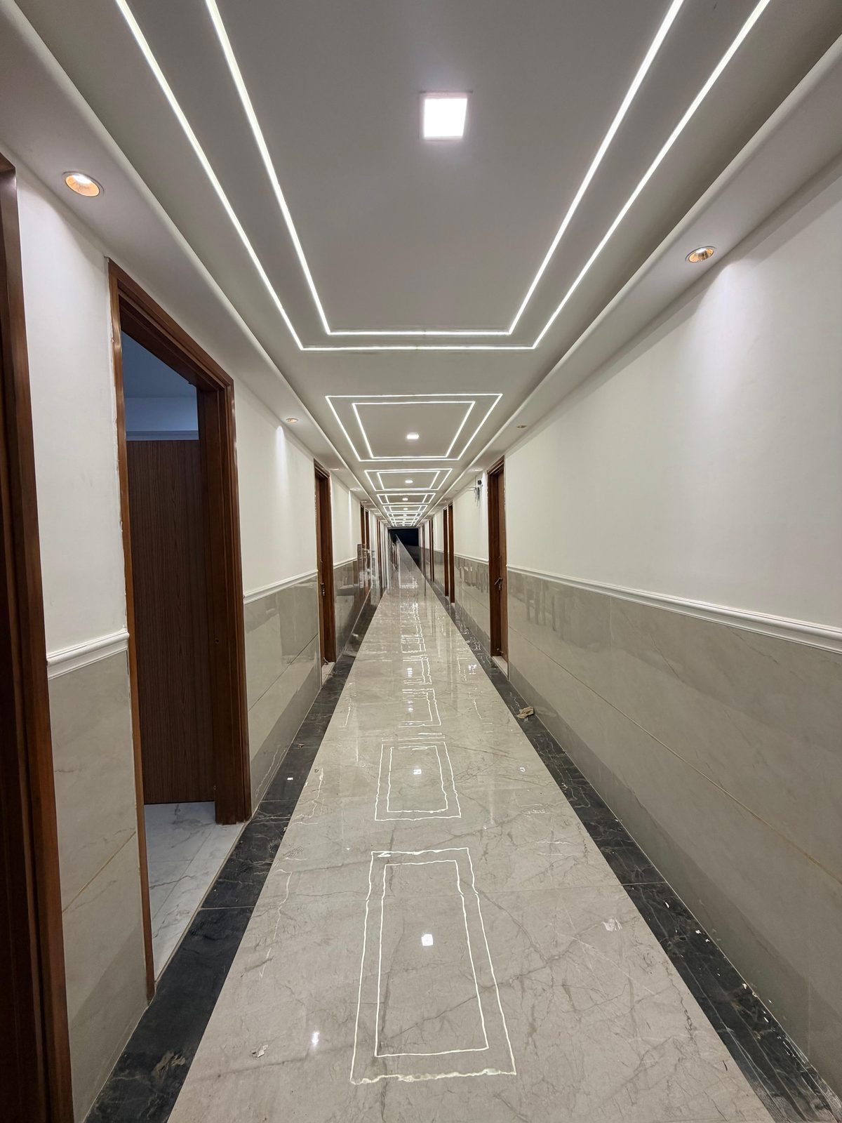 Designer corridor at Tri-Homes L-10